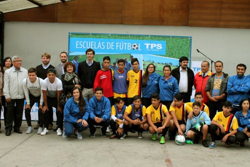Con participación de 300 niños comienzan las 11ª Escuelas de Fútbol TPS