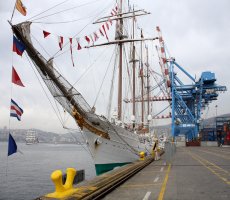 Veleros “Esmeralda” y “Juan Sebastián Elcano” podrán ser visitados en TPS Veleros “Esmeralda” y “Juan Sebastián Elcano” podrán ser visitados en TPS