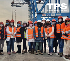 Visita de WISTA Chile a TPS busca incentivar participación de la mujer en puertos
