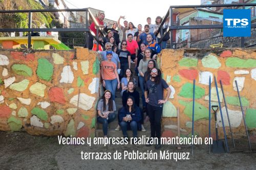 Vecinos y empresas realizan mantención en terrazas de Población Márquez