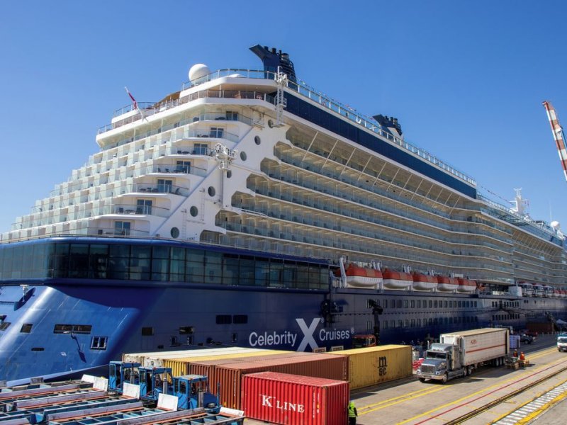 Crucero Celebrity Eclipse arriba con más de 6.200 visitantes al puerto de Valparaíso