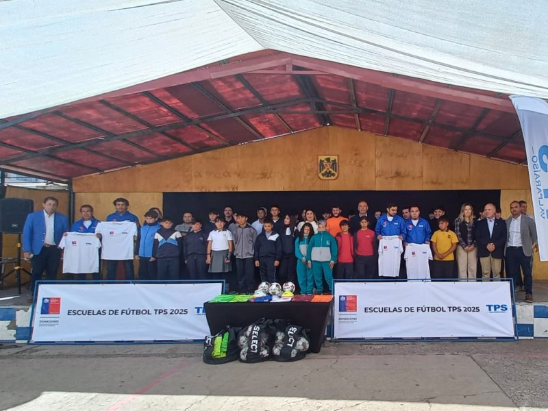 Doce establecimientos educacionales de Valparaíso participarán este año en las 17ª Escuelas de Fútbol TPS