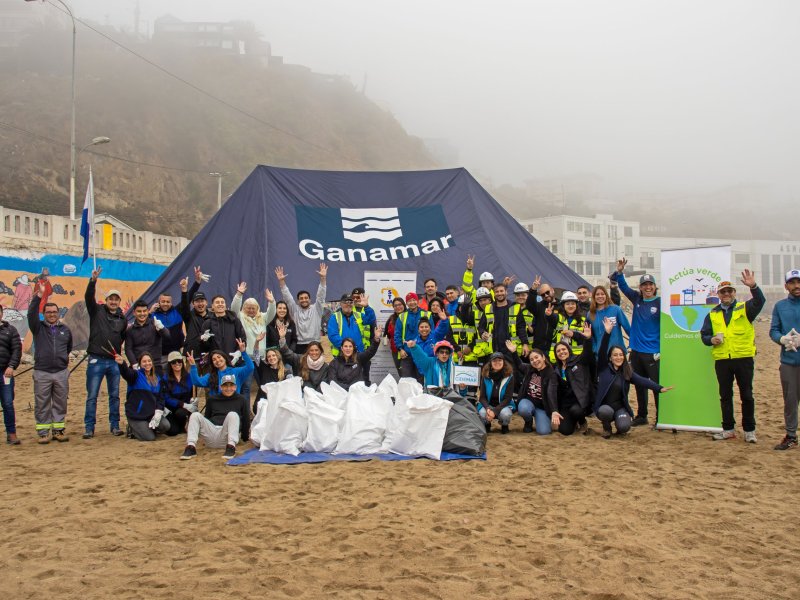 TPS lideró actividad de limpieza de playa en Valparaíso