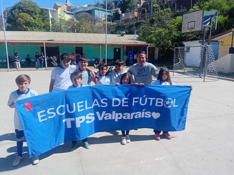 Escuelas de Fútbol TPS fortalecieron desarrollo deportivo y valórico de 282 estudiantes porteños