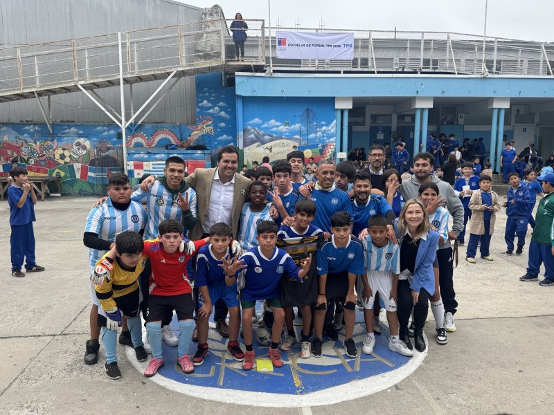 Con emocionante partido comenzaron las Escuelas de Fútbol TPS 2026