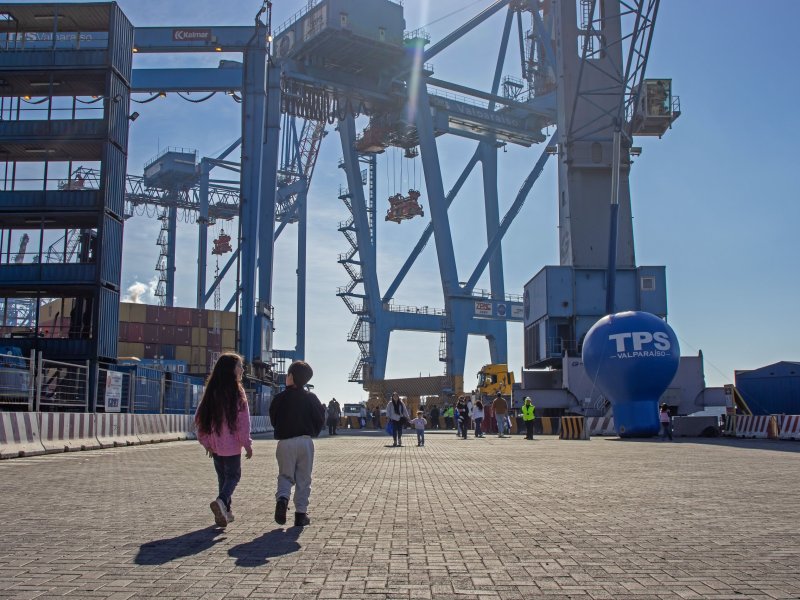 Quinta versión de “Conoce tu Puerto” reunió a cientos de familias en Valparaíso